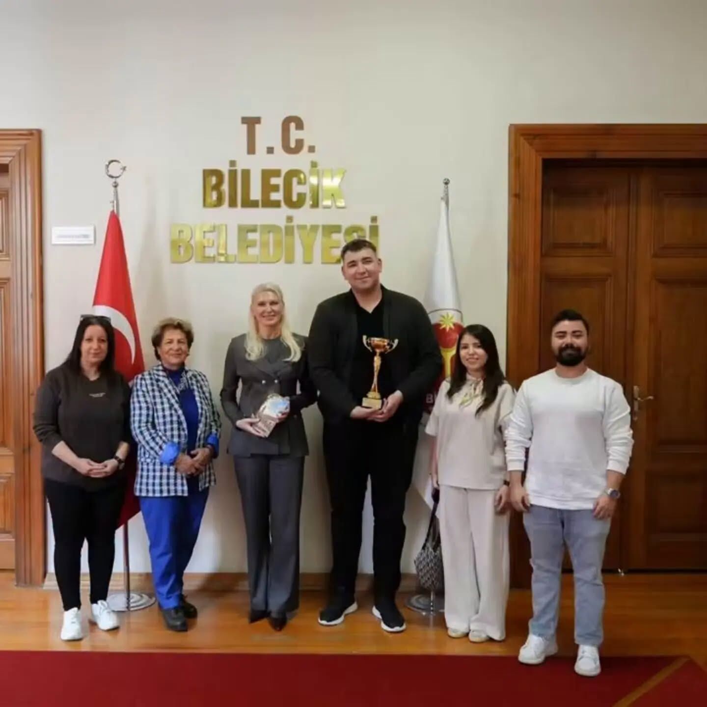 Kurtuluş Kupası Sevincini Başkan Subaşı Ile Paylaştılar 20327
