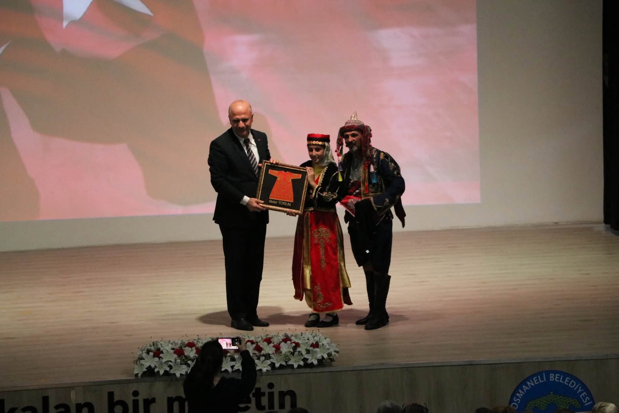 Osmaneli Kongre Merkezi Sanatla Kapılarını Açtı 20815