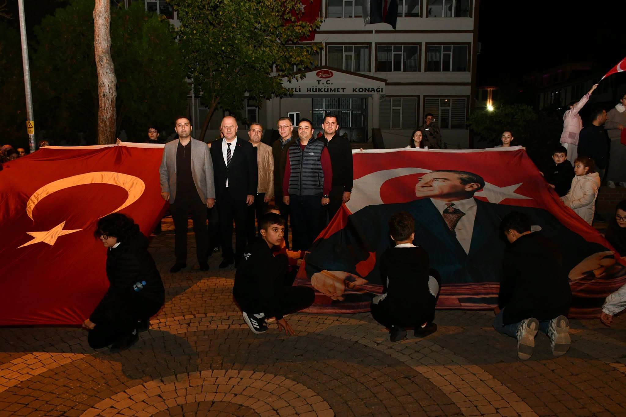 Osmaneli’de Cumhuriyet Coşkusu Fener Alayıyla Taçlandı 20927