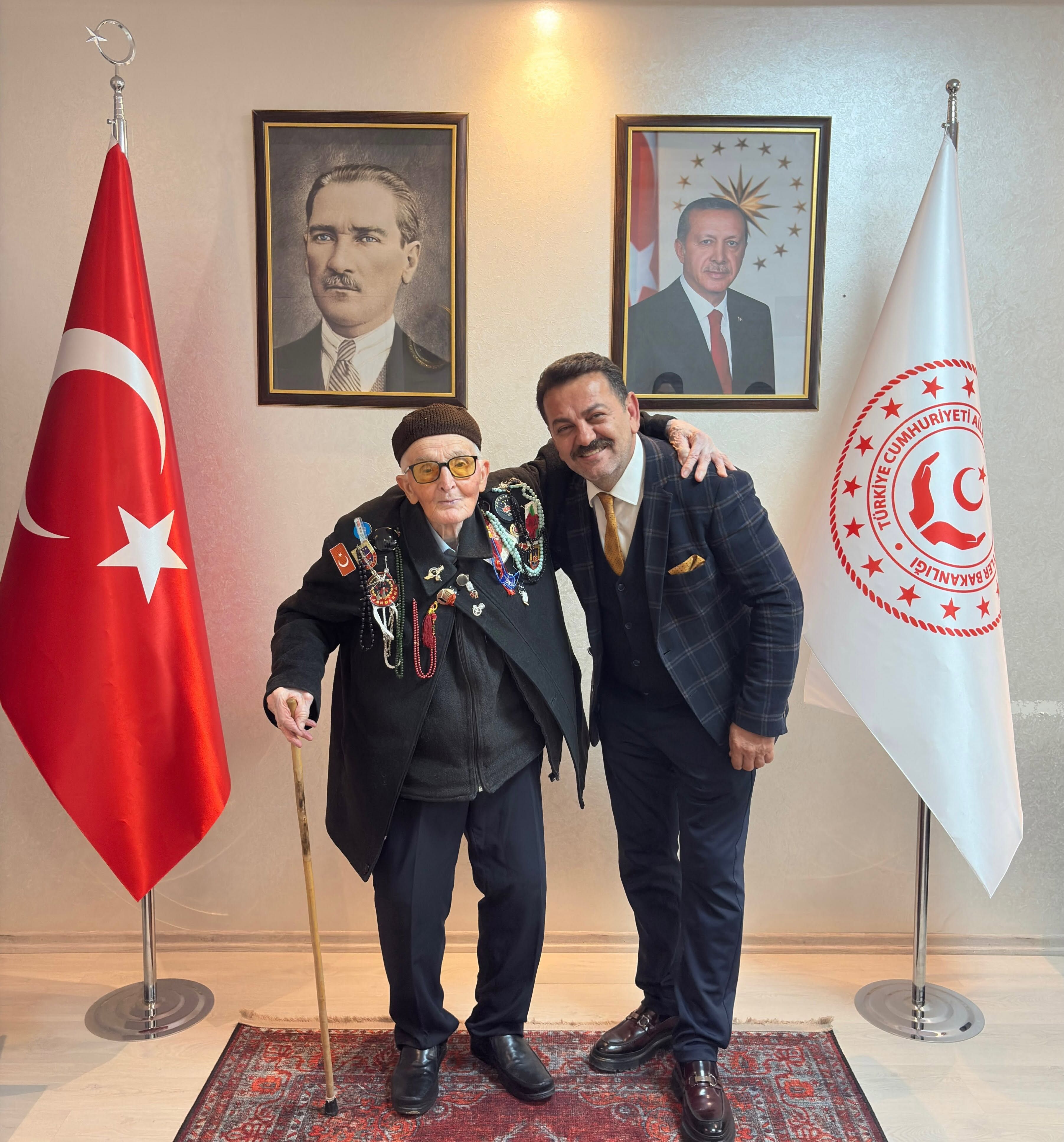 Şehit Hasan Bayır’ın Babası Nejat İlhan’ı Ziyaret Etti 20922