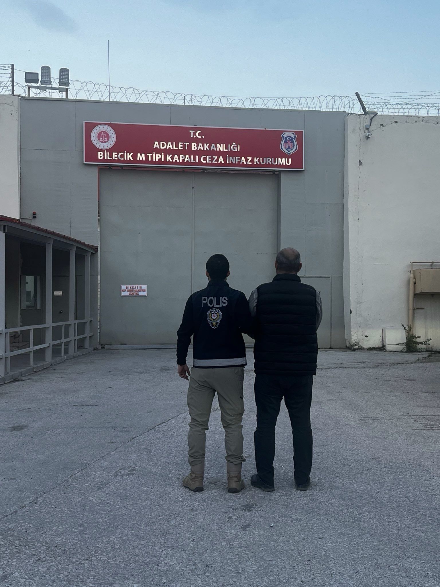 Uyuşturucu Hükümlüsü Yakayı Ele Verdi 20747