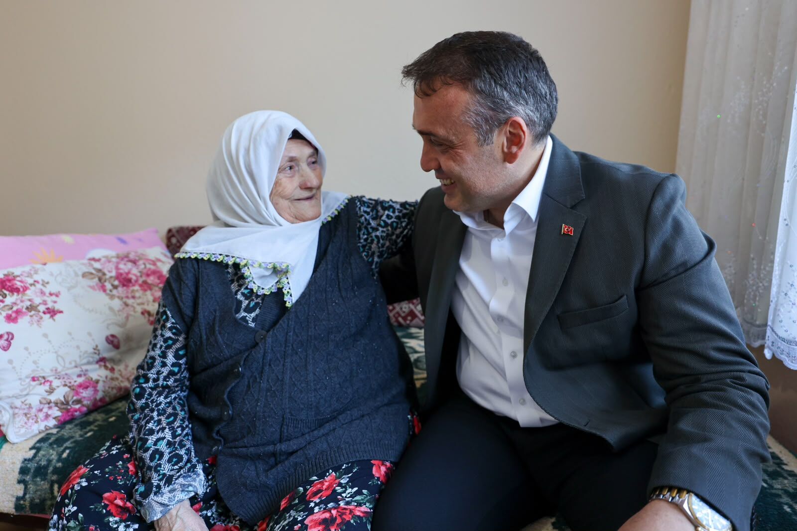 Vefa Kapısını Vali Sözer Açtı 19942