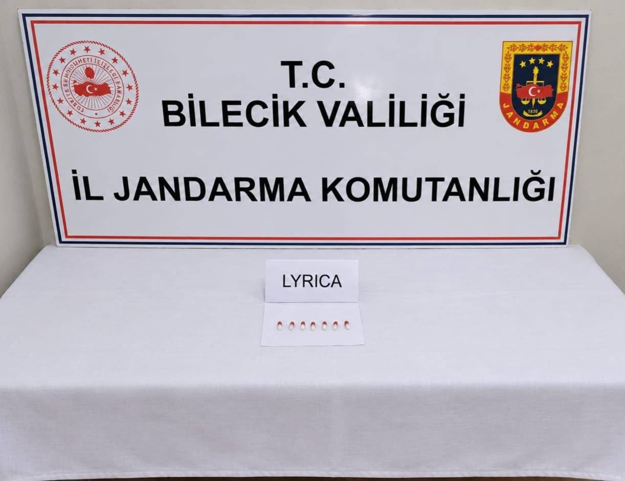 Yol Kontrolünde Uyuşturucu Hap Ele Geçirildi 20903
